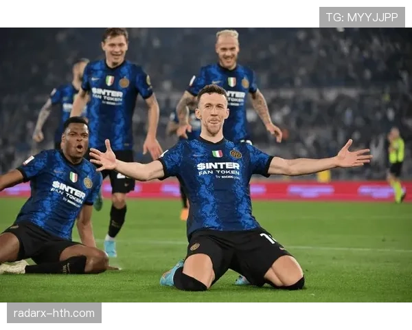 德甲焦点战引爆欧普尔竞技场,球队争夺战引多方关注 德甲焦点战引爆欧普尔竞技场,球队争夺战引多方关注