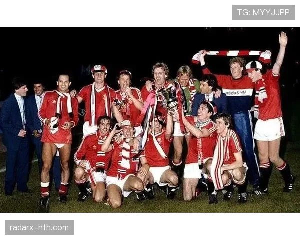 西甲历史球星共聚一堂，重温传奇瞬间与珍贵友情岁月