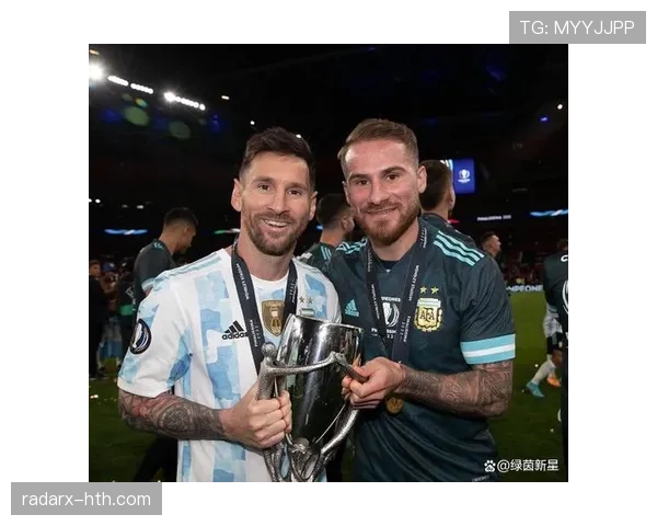 恩佐 vs 麦卡利斯特:世界杯中场组织与覆盖能力对比分析 恩佐 vs 麦卡利斯特:世界杯中场组织与覆盖能力对比分析