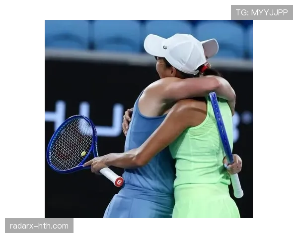 张帅拎那只包下机的瞬间，我默默删了购物车